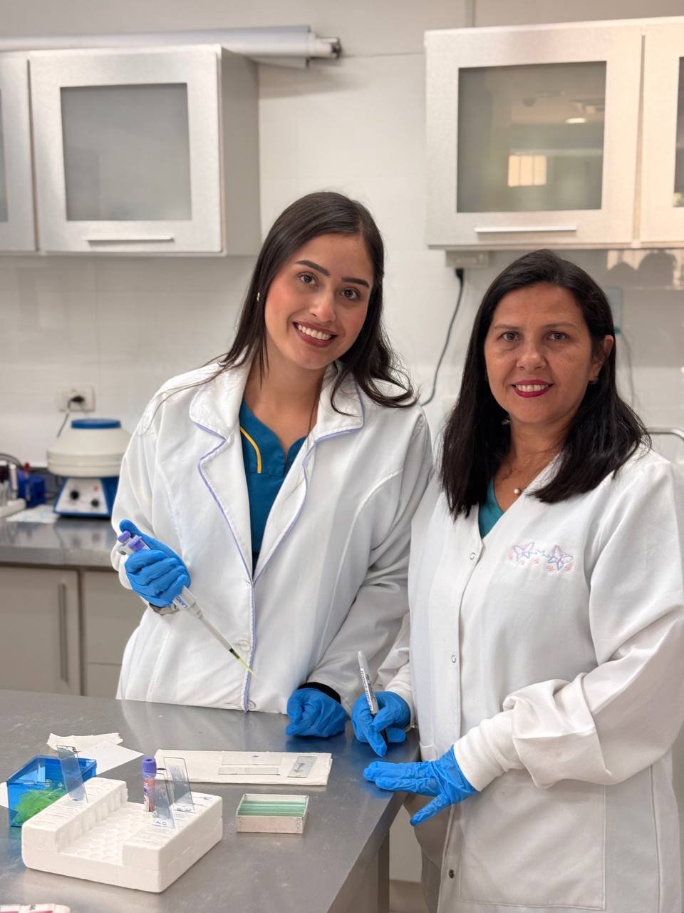 Área de Hematología y Análisis de Sangre en Laboratorio Samer Mérida